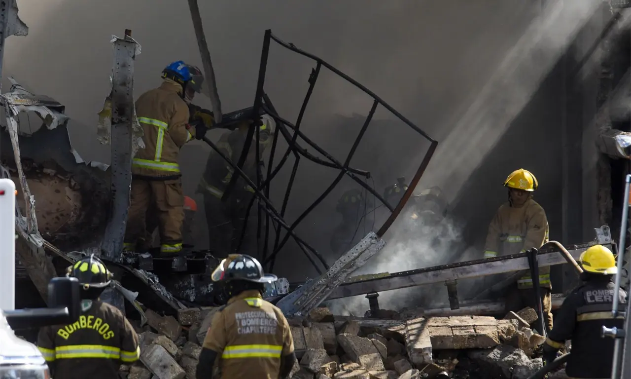  De acuerdo con información oficial, en la aeronave viajaban diez personas en total. 