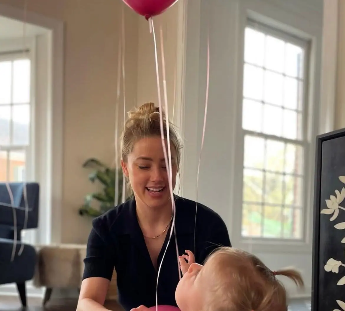 Vivió un tiempo en la isla española de Mallorca, donde utilizó el seudónimo Martha Jane Cannary.
