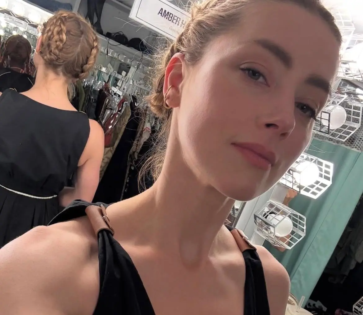 Se sabe que sus hijos nacieron por gestación subrogada, pero la actriz ha mantenido en secreto la identidad del padre biológico.