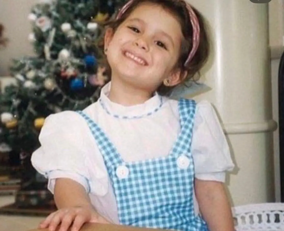 Ariana Grande nació el 26 de junio de 1993 en Florida. Ariana Grande nació el 26 de junio de 1993 en Florida.