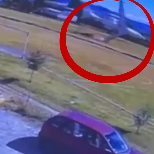 Revelan nuevo video del momento exacto en que avioneta se estrella contra el piso en Toluca Revelan nuevo video del momento exacto en que avioneta se estrella contra el piso en Toluca