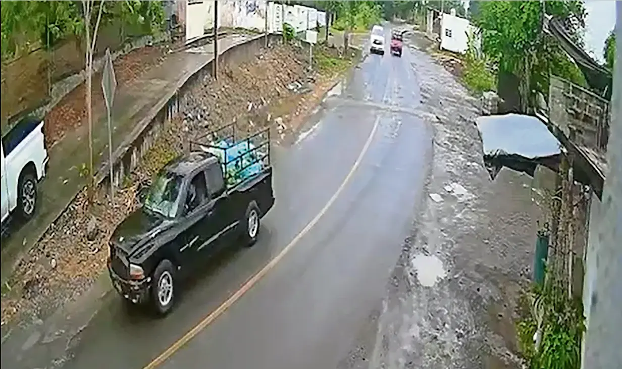  El fiscal general de Michoacán, Carlos Torres Piña, detalló que las indagatorias permitieron establecer el mecanismo utilizado para detonar el vehículo. 