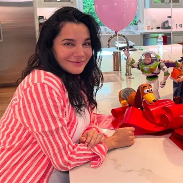 Martha Higareda fue hospitalizada por preeclampsia a días de dar a luz a sus gemelas Martha Higareda fue hospitalizada por preeclampsia a días de dar a luz a sus gemelas