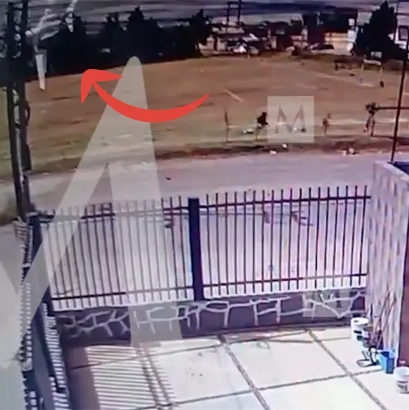 Mis respetos para el piloto: Nuevo video revela c&oacute;mo cay&oacute; la avioneta en Toluca y por qu&eacute; evit&oacute; una tragedia mayor