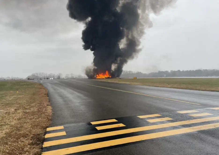 El impacto ocurrió alrededor de las 10:15 horas locales, según confirmaron autoridades aeroportuarias. Captura de pantalla.