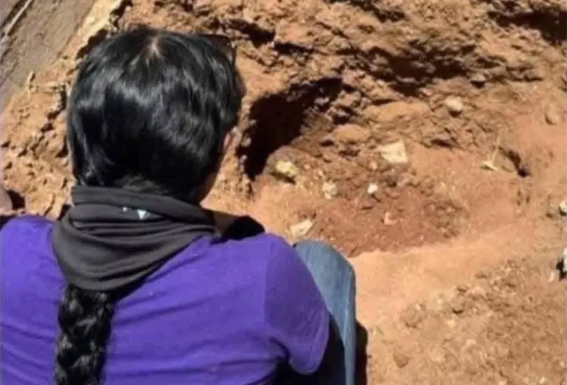 La localización se dio tras un reporte anónimo que llevó a colectivos de búsqueda y autoridades a realizar una jornada de rastreo en la zona. La localización se dio tras un reporte anónimo que llevó a colectivos de búsqueda y autoridades a realizar una jornada de rastreo en la zona.