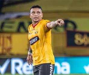 "Fue un ataque dirigido": Esto sabemos del asesinato de Mario Pineida, futbolista del Barcelona de Ecuador baleado junto a su esposa