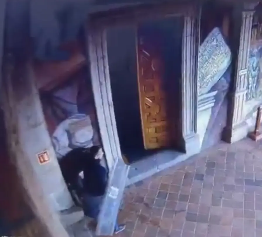 Raúl Meza fue acusado por la Fiscalía del Estado de los delitos de sabotaje y daños, cargos por los que enfrenta una posible condena superior a los diez años de prisión. Captura de pantalla.