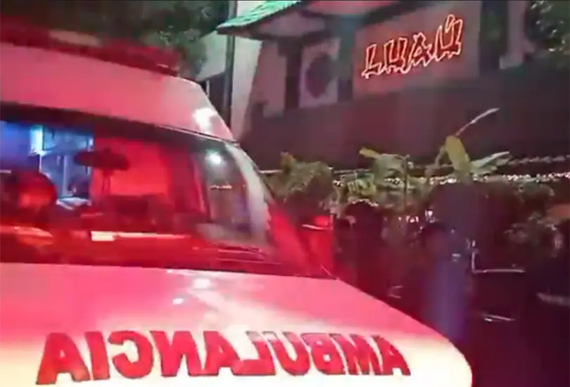 La agresi&oacute;n provoc&oacute; p&aacute;nico entre clientes y trabajadores del lugar tras escuchar las detonaciones.