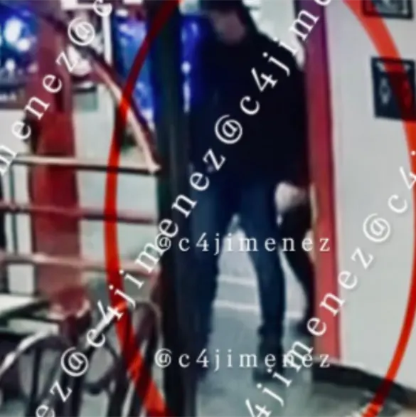 Revelan im&aacute;genes del presunto sicario que asesin&oacute; al hombre en el restaurante de Zona Rosa; fingi&oacute; ser un comensal