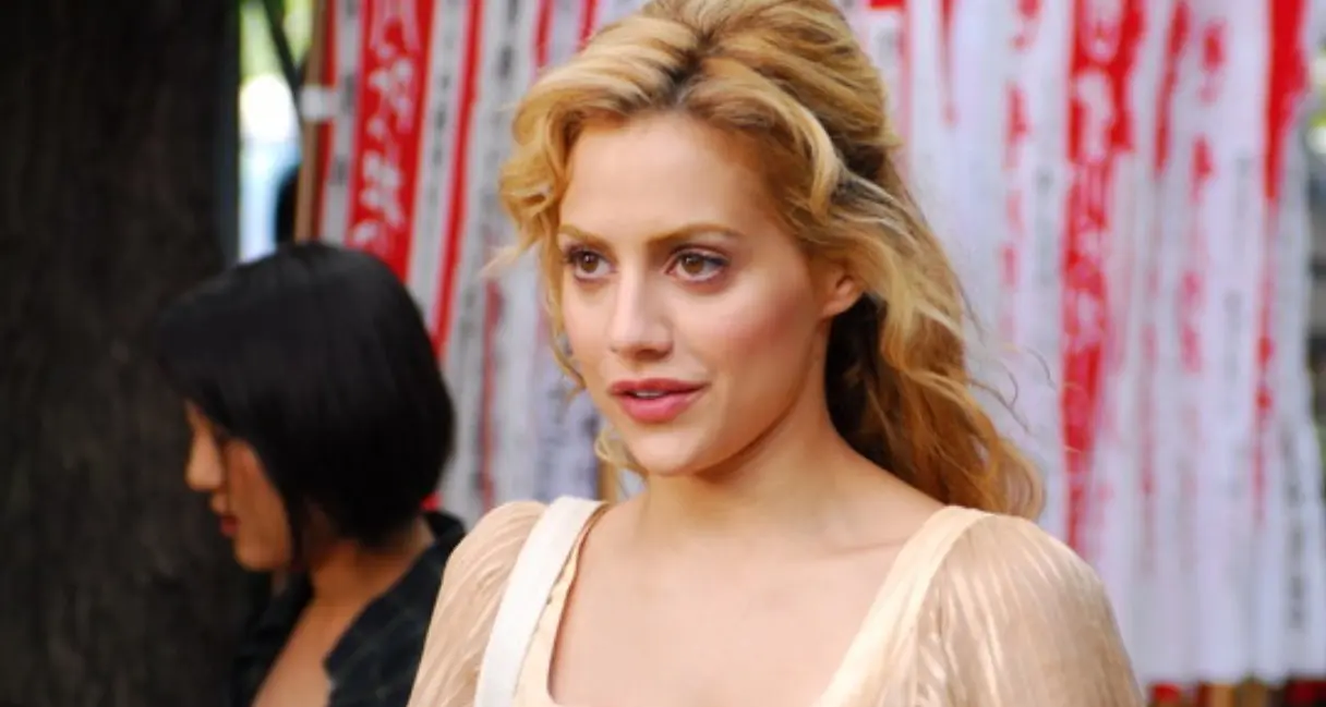 Falleció el 20 de diciembre de 2009, a los 32 años de edad. Su muerte fue extraña, pero de forma oficial se dijo que fue por una neumonía no tratada, combinada con anemia e intoxicación por medicamentos de venta libre.