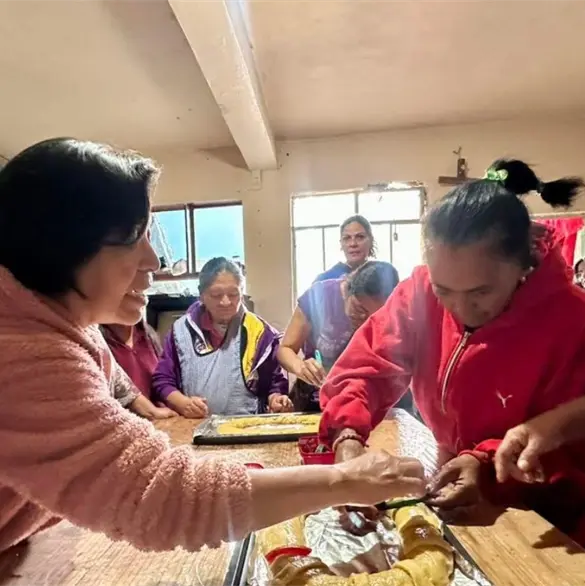 ¿Qué es el programa Mujeres Imparables y cuántas se beneficiaron en Puebla en 2025?