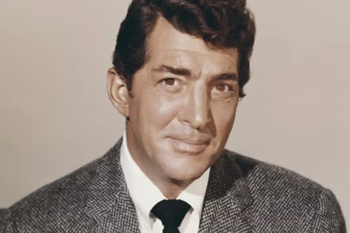 Fue un cantante, actor y comediante estadounidense que gozó de gran popularidad en los años 50. Falleció a causa de insuficiencia respiratoria aguda relacionada con enfisema el 25 de diciembre de 1995 a la edad de 78 años.