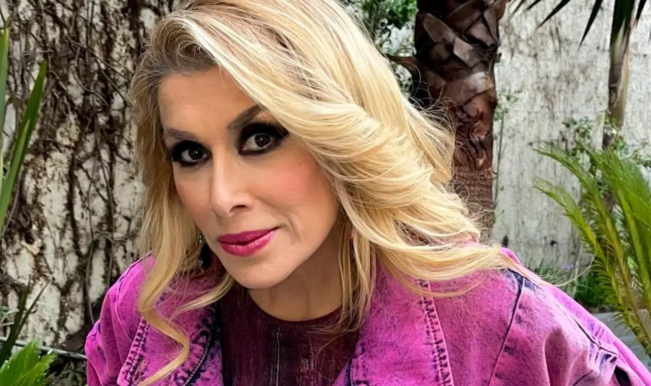 Dulce murió el 25 de diciembre de 2024 por complicaciones de una neumonía tras varios meses luchando contra un cáncer de pulmón. Tenía 69 años y dejó un legado musical con éxitos como 'Tu muñeca' y una amplia influencia en la escena musical mexicana.