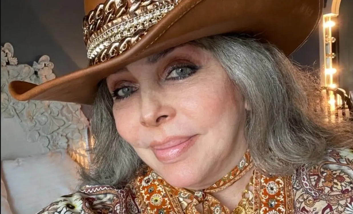 La actriz estudió Relaciones Internacionales en la UNAM.