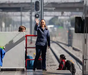 Sheinbaum presume que le dio 2.6 vueltas a la tierra en 2025 en recorridos por M&eacute;xico