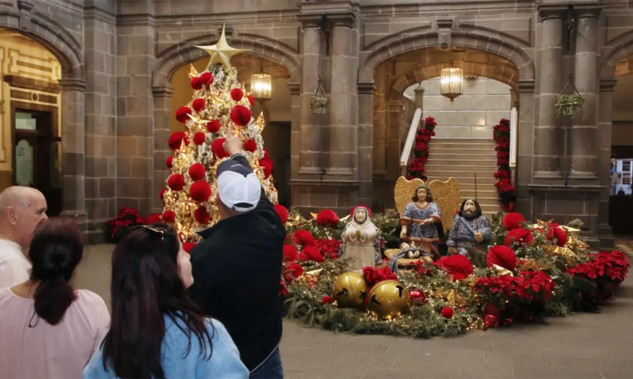  Aquí los horarios del nacimiento. 