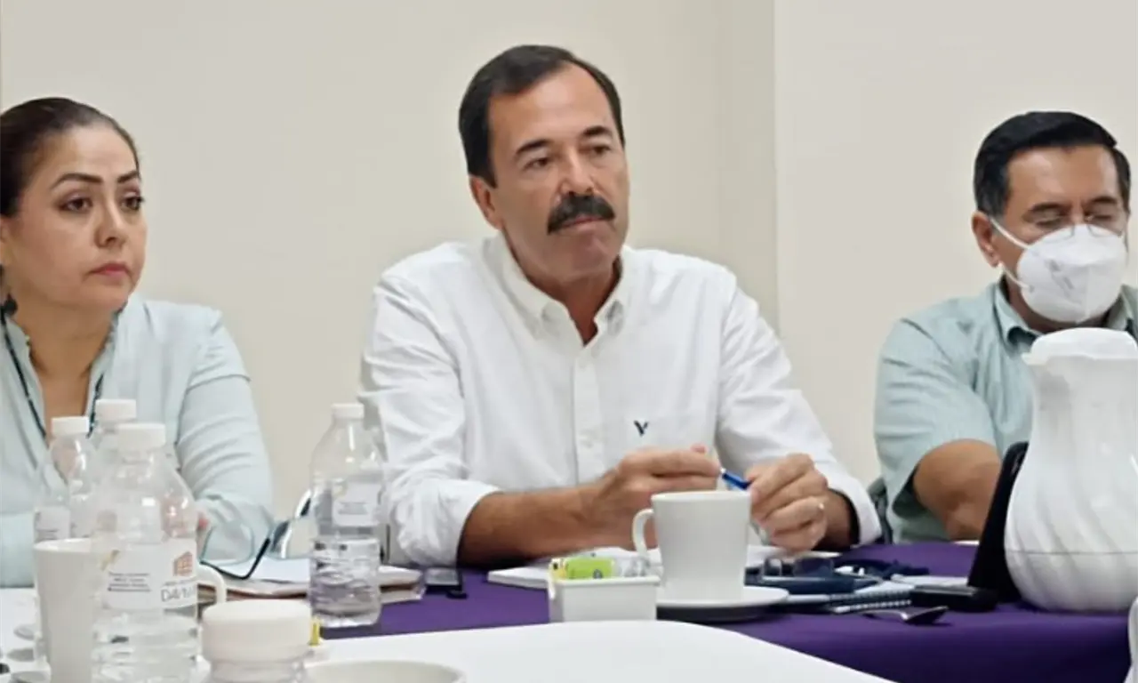  Rojo Montoya se integró a la administración de Rubén Rocha Moya, donde actualmente ocupa un cargo relacionado con el área de Turismo en la zona centro de Sinaloa. 