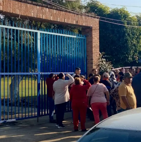 Conmoci&oacute;n en Michoac&aacute;n: estudiante de secundaria amenaza con arma blanca a su compa&ntilde;era