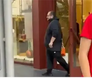 Captan a Jos&eacute; Ram&oacute;n L&oacute;pez Beltr&aacute;n, hijo de AMLO, en tienda de lujo en Houston