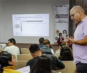 Gobierno de Puebla capacita a m&aacute;s de 5 mil emprendedores en 2025