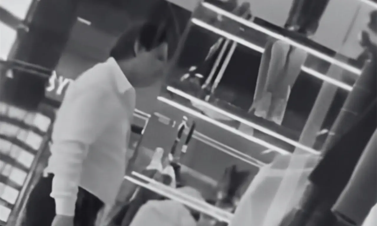  Las investigaciones apuntan a que el agresor sabía exactamente dónde encontrar a su objetivo. No hubo persecución, seguimiento ni vigilancia previa. 