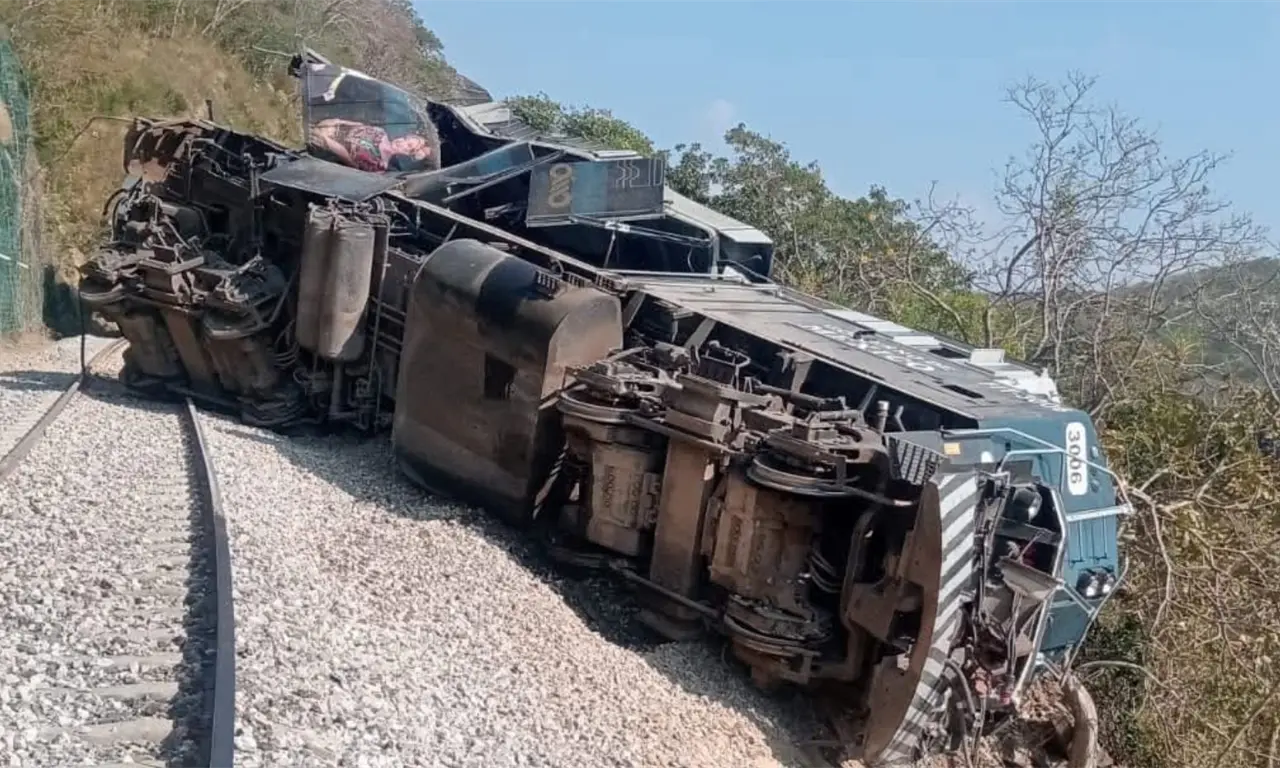  Se dio a conocer que 13 personas murieron. 