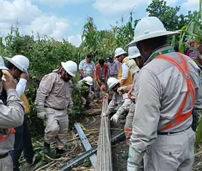CFE acorta tiempos de restablecimiento el&eacute;ctrico tras desastres naturales en M&eacute;xico