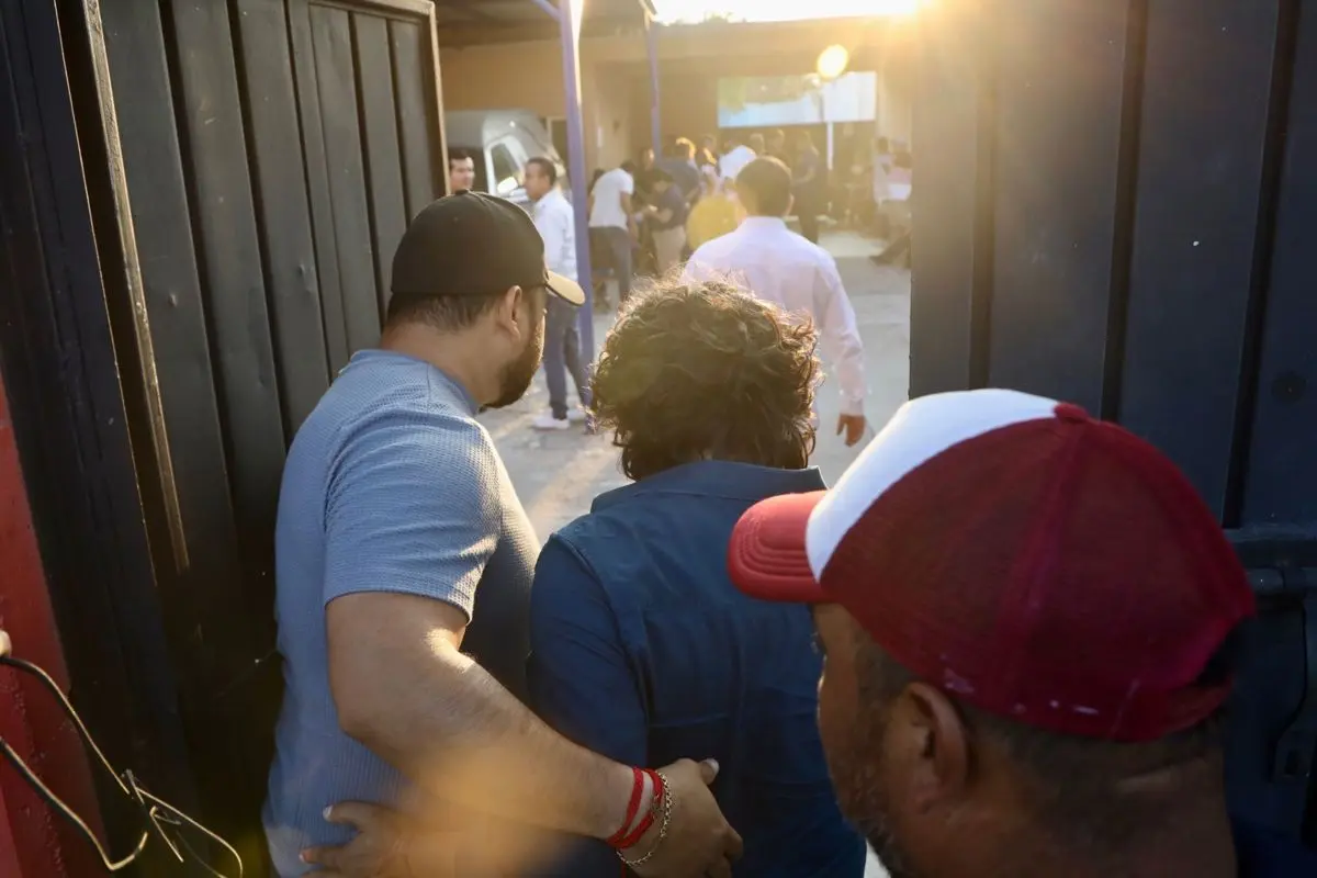 Familiares de las víctimas del accidente del Tren Interoceánico se presentaron al Crematorio Ernult en la comunidad de El Espinal en donde reclamaron el cuerpo de sus familiares. Cuartoscuro.