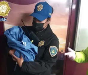Da a luz en la TAPO: polic&iacute;as se convierten en hero&iacute;nas y reciben a una beb&eacute; en plena terminal
