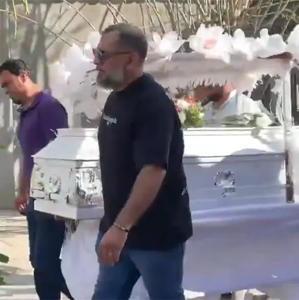 Ella no deb&iacute;a morir: Despiden a Elena, la peque&ntilde;a de 6 a&ntilde;os que muri&oacute; en el accidente del Tren Interoce&aacute;nico