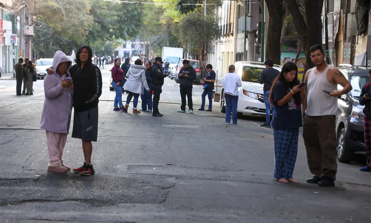  Así fue el sismo que se sintió hoy en CDMX. 