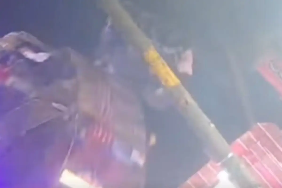  Jóvenes son expulsados de juego mecánico en feria de Puebla 