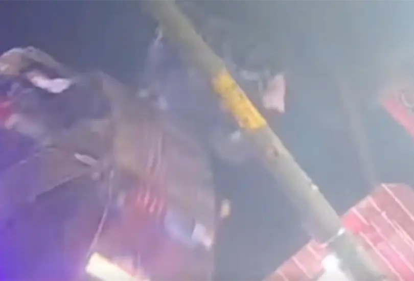 J&oacute;venes son expulsados de juego mec&aacute;nico en feria de Puebla