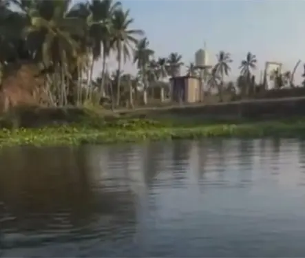 As&iacute; sorprendi&oacute; el sismo de 6.5 a un hombre que practicaba kayak en la Laguna de Coyuca de Ben&iacute;tez