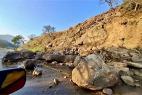 Impactantes im&aacute;genes: sismo de 6.5 caus&oacute; deslaves en la Acapulco–Zihuatanejo