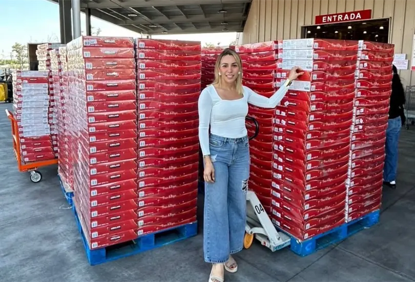 Mujer compra mil roscas de Costco para reventa en Colima