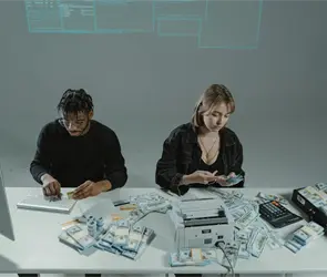 Enga&ntilde;o por tel&eacute;fono y taxis por app: el nuevo rostro del fraude La Patrona