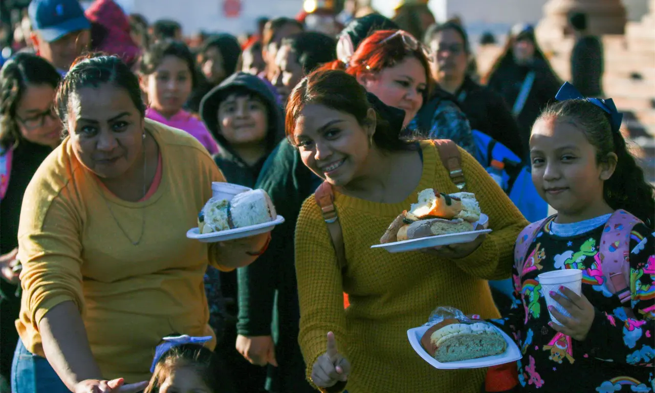  Para 2026, la capital volverá a ser escenario de una rosca monumental que destaca tanto por su tamaño como por el simbolismo cultural que representa. 