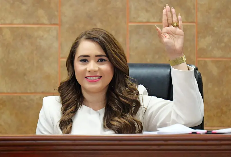 Diputada de Morena intenta cruzar la frontera con 800 mil pesos