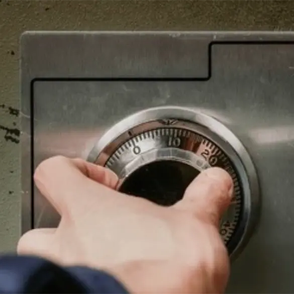 Irrumpen hombres armados en fraccionamiento de Zapopan y roban caja fuerte con 250 mil pesos