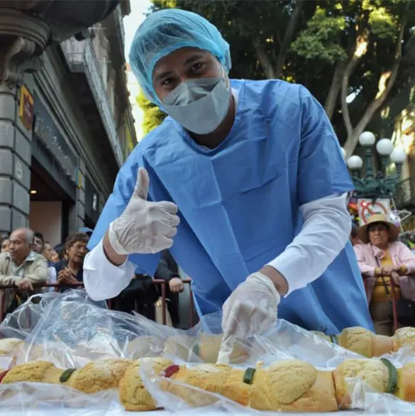 Récord Guinness en Puebla: rosca de Reyes de más de 19 mil piezas Récord Guinness en Puebla: rosca de Reyes de más de 19 mil piezas