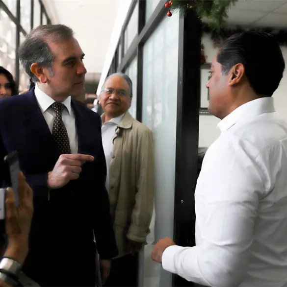 "Patra&ntilde;a, mentiroso": Diputado encara a Lorenzo C&oacute;rdova en visita a la C&aacute;mara