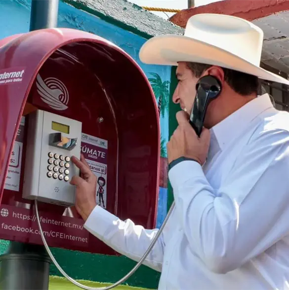Cabinas telefónicas gratuitas en comunidades rurales: así funciona el programa de la CFE Cabinas telefónicas gratuitas en comunidades rurales: así funciona el programa de la CFE