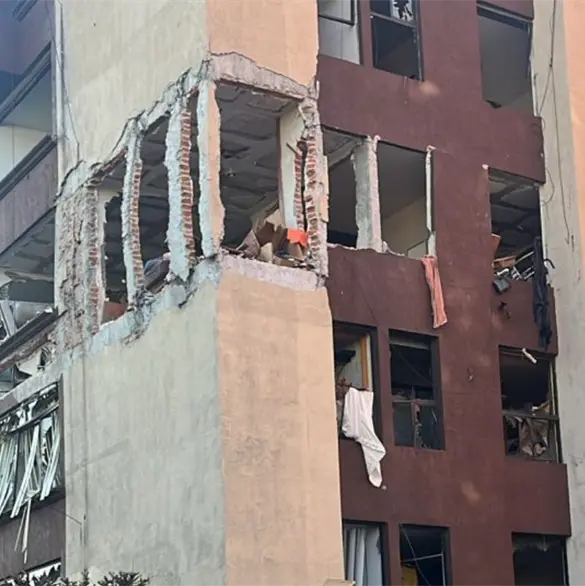 Explota departamento por acumulación de gas en Paseos Taxqueña y destroza viviendas alrededor Explota departamento por acumulación de gas en Paseos Taxqueña y destroza viviendas alrededor