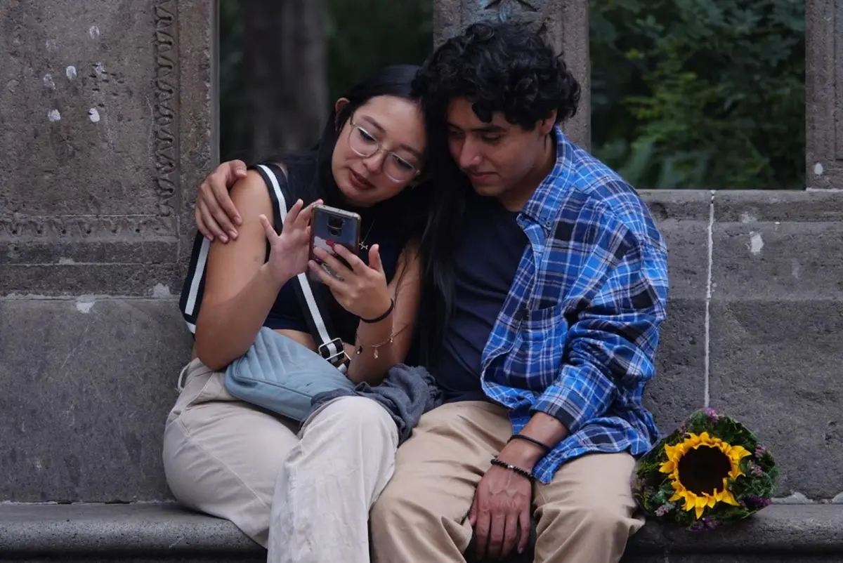 A partir del 7 de febrero de 2026 estará disponible un portal oficial para que las personas puedan consultar cuántas líneas están vinculadas a su CURP o RFC. Cuartoscuro.