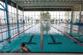 CDMX: &iquest;C&oacute;mo puedes inscribirte gratis a las clases de nataci&oacute;n que habr&aacute; en las Utop&iacute;as 2026?