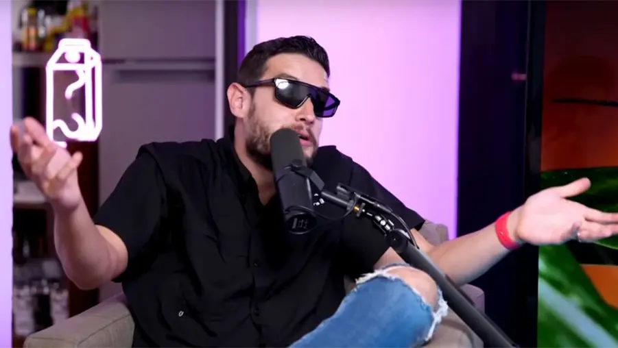 Adri&aacute;n Marcelo anuncia su retiro temporal de la comedia: "necesito invertir en m&iacute;"