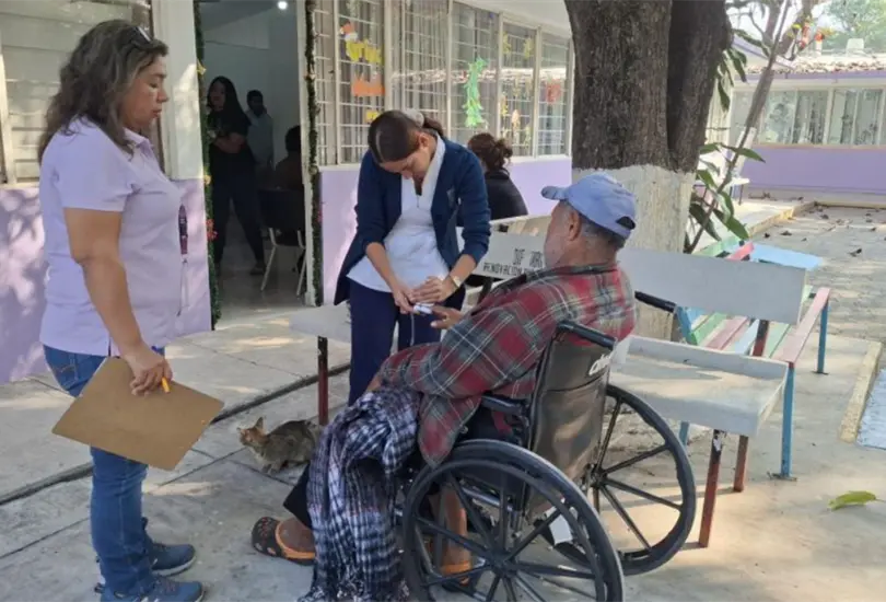 El adulto mayor permaneci&oacute; a la intemperie durante toda la noche.