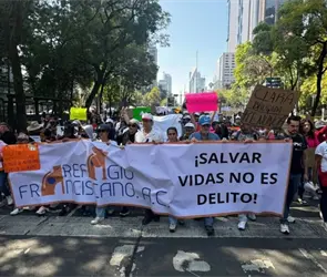 Caso Refugio Franciscano: marchan en Reforma por desalojo de 936 animales 